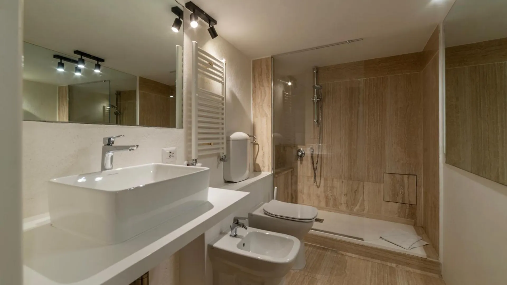 Via Del Lavatore Private Apartments Rome